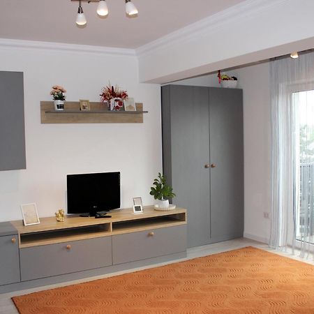 Cozy Apartments In Centre Of Suceava Near Kaufland And University Exterior foto