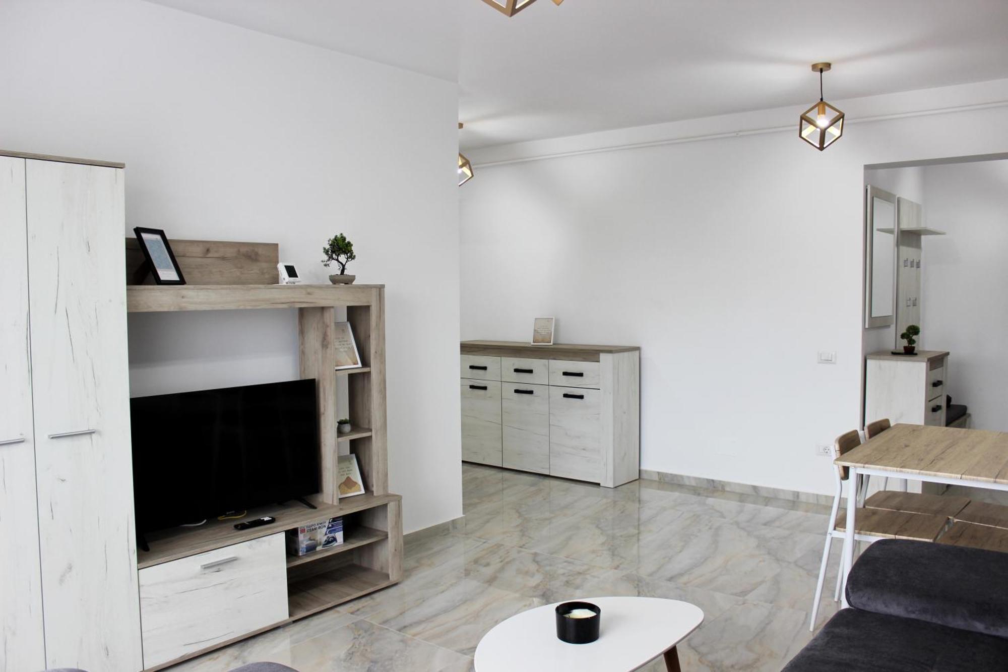 Cozy Apartments In Centre Of Suceava Near Kaufland And University Exterior foto